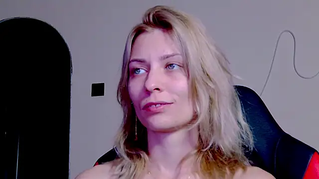 Snapshot of karo123421 chatting on 11/04/25, 09:47 karo123421 online show from 11/04/25, 09:47