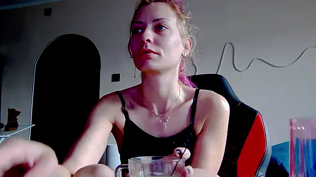 Snapshot of karo123421 chatting on 11/18/25, 08:41 karo123421 online show from 11/18/25, 08:41