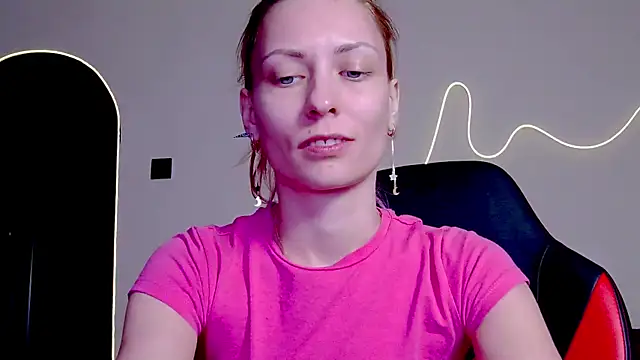 Snapshot of karo123421 chatting on 11/21/25, 09:35 karo123421 online show from 11/21/25, 09:35