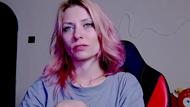 Snapshot of karo123421 chatting on 11/27/25, 06:21 karo123421 online show from 11/27/25, 06:21