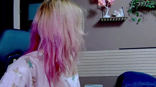 Snapshot of karo123421 chatting on 12/04/25, 07:44 karo123421 online show from 12/04/25, 07:44