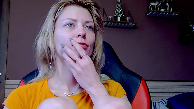 Snapshot of karo123421 chatting on 12/14/25, 09:25 karo123421 online show from 12/14/25, 09:25