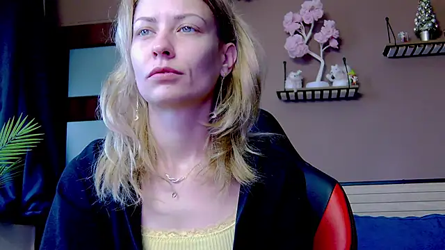 Snapshot of karo123421 chatting on 12/15/25, 06:50 karo123421 online show from 12/15/25, 06:50