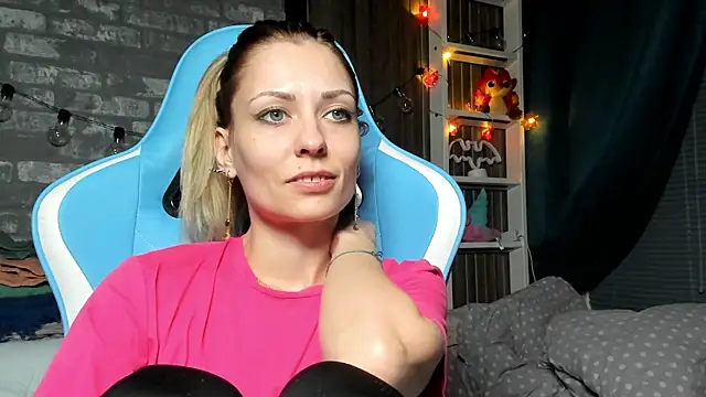 Snapshot of karo123421 chatting on 12/15/25, 08:46 karo123421 online show from 12/15/25, 08:46