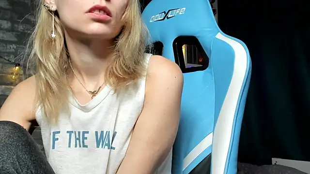 karo123421 online show from 12/17/25, 09:10