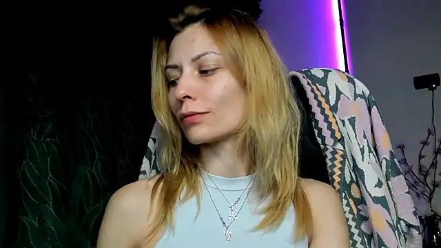 karo123421 online show from 02/16/26, 09:11