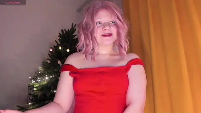 Snapshot of SueNiceeeee chatting on 12/21/25, 10:28 SueNiceeeee online show from 12/21/25, 10:28