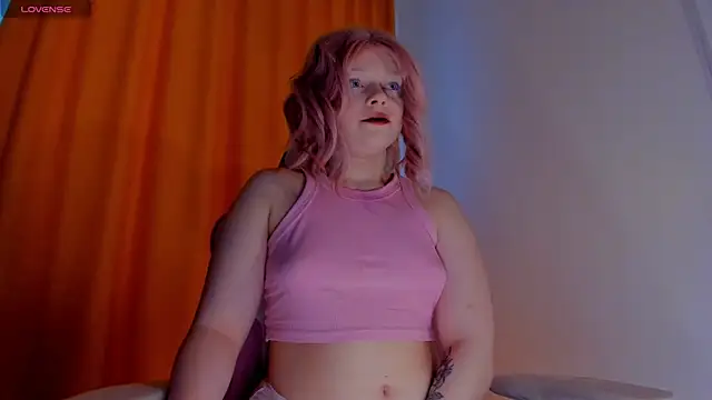 Snapshot of SueNiceeeee chatting on 03/04/26, 01:06 SueNiceeeee online show from 03/04/26, 01:06