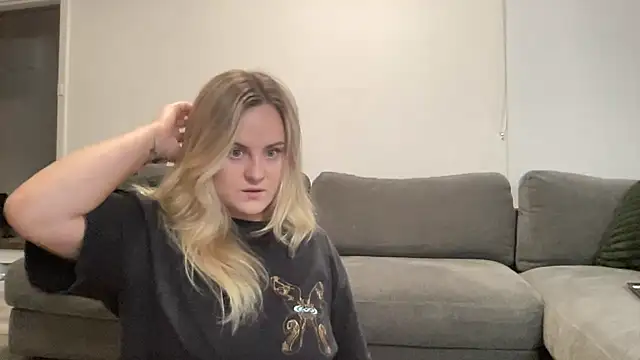 bigboobybabyxh online show from 06/11/26, 10:02