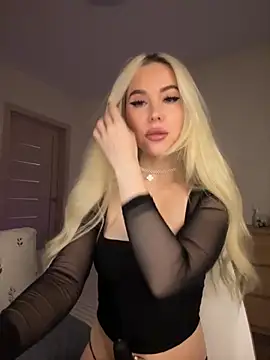 xDinnax online show from 10/27/25, 01:48