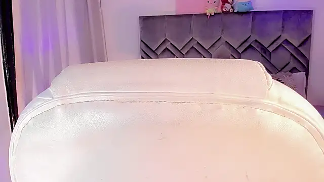 LeyXandrabraz online show from 02/02/25, 10:17