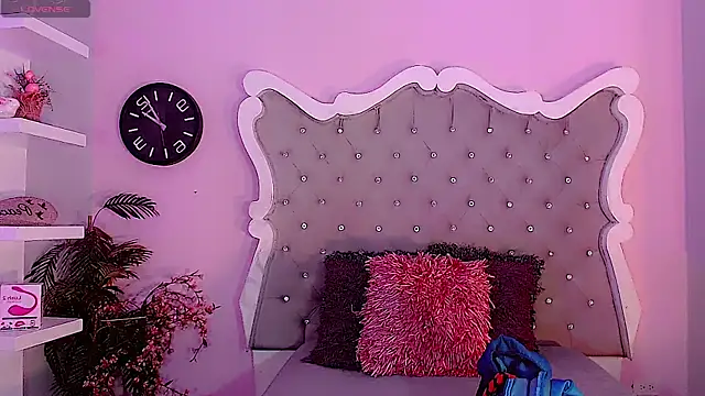 LeyXandrabraz online show from 12/14/25, 08:35