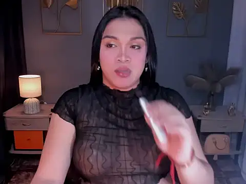 Snapshot of MaxeneCullens chatting on 10/07/25, 01:47 MaxeneCullens online show from 10/07/25, 01:47