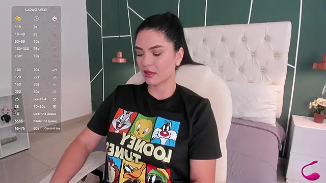 Veronicalanx1 online show from 10/31/25, 12:17