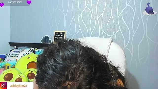 AshleyKim  online show from 10/25/25, 11:54