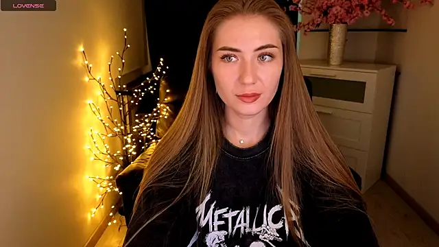 Adelyna Bird online show from 06/11/26, 07:06