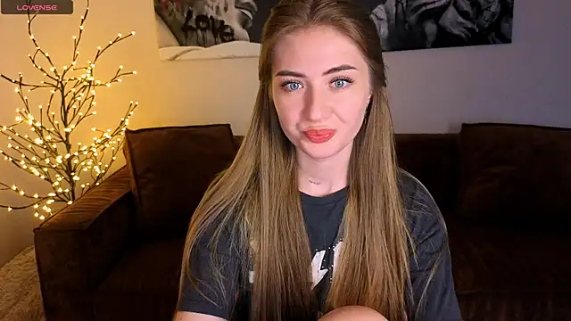 Adelyna Bird online show from 06/18/26, 07:08