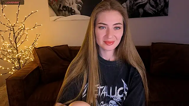 Adelyna Bird online show from 06/19/26, 06:51