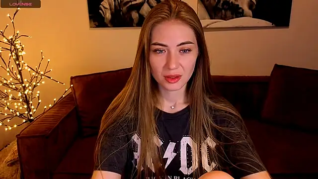 Adelyna Bird online show from 06/29/26, 06:52