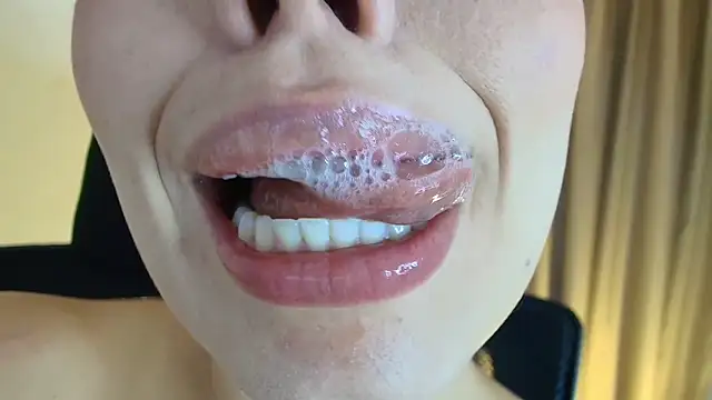 lisbet21x online show from 05/07/26, 10:04