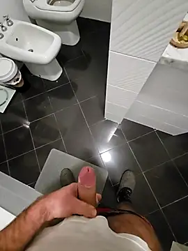 Snapshot of Dolceporco19 chatting on 01/09/25, 05:11 Dolceporco19 online show from 01/09/25, 05:11