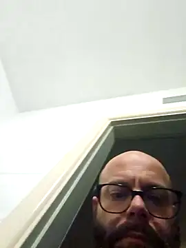 Snapshot of Dolceporco19 chatting on 11/10/25, 05:45 Dolceporco19 online show from 11/10/25, 05:45