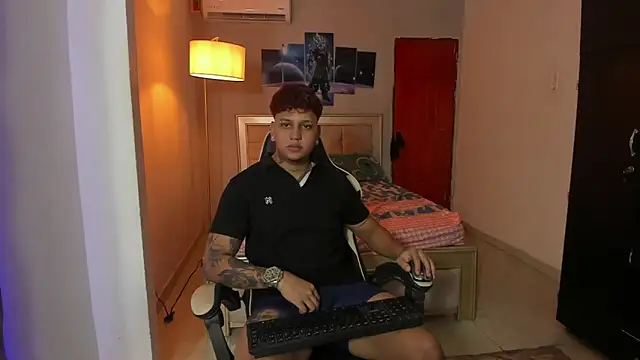 Snapshot of Jake_simons chatting on 12/24/24, 11:33 Jake simons online show from 12/24/24, 11:33