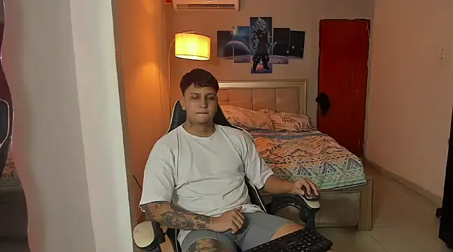 Snapshot of Jake_simons chatting on 01/07/25, 01:38 Jake simons online show from 01/07/25, 01:38