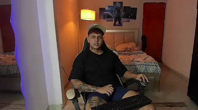 Snapshot of Jake_simons chatting on 01/29/25, 12:56 Jake simons online show from 01/29/25, 12:56