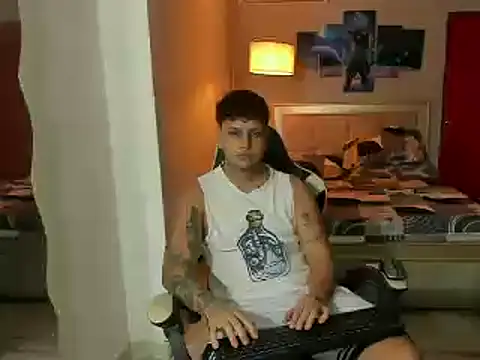 Snapshot of Jake_simons chatting on 02/13/25, 03:07 Jake simons online show from 02/13/25, 03:07