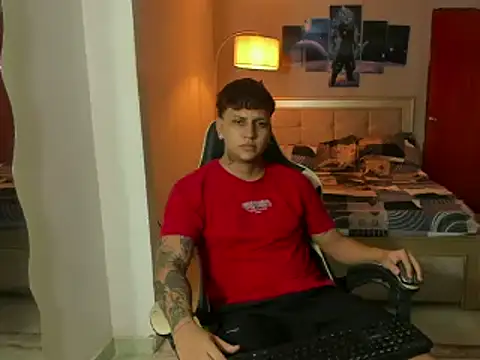 Snapshot of Jake_simons chatting on 02/18/25, 02:49 Jake simons online show from 02/18/25, 02:49