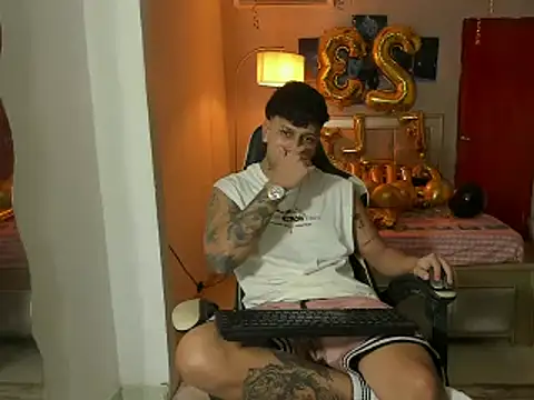 Snapshot of Jake_simons chatting on 02/27/25, 11:04 Jake simons online show from 02/27/25, 11:04