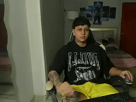 Snapshot of Jake_simons chatting on 03/19/25, 02:27 Jake simons online show from 03/19/25, 02:27