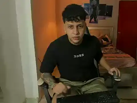 Snapshot of Jake_simons chatting on 03/22/25, 05:06 Jake simons online show from 03/22/25, 05:06