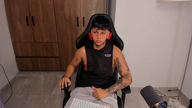 Snapshot of Jake_simons chatting on 09/26/25, 02:59 Jake simons online show from 09/26/25, 02:59