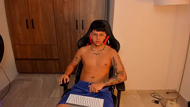 Snapshot of Jake_simons chatting on 09/27/25, 01:54 Jake simons online show from 09/27/25, 01:54