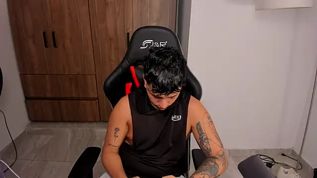 Snapshot of Jake_simons chatting on 09/28/25, 02:28 Jake simons online show from 09/28/25, 02:28