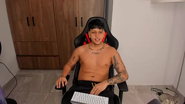 Snapshot of Jake_simons chatting on 10/04/25, 08:56 Jake simons online show from 10/04/25, 08:56