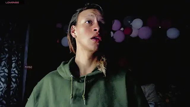 Summer XO online show from 01/20/25, 03:37