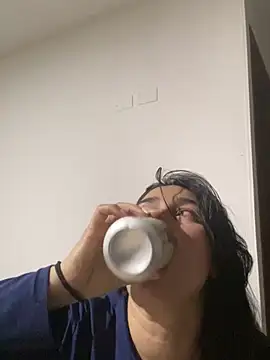 andreaisis2 online show from 02/23/25, 04:50