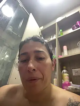 Snapshot of andreaisis2 chatting on 04/15/26, 06:59 andreaisis2 online show from 04/15/26, 06:59