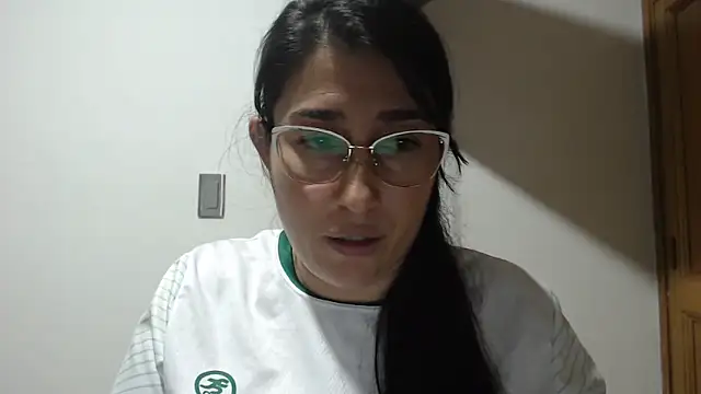 Snapshot of andreaisis2 chatting on 04/15/26, 11:16 andreaisis2 online show from 04/15/26, 11:16