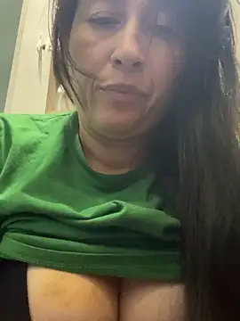 Snapshot of andreaisis2 chatting on 04/16/26, 10:56 andreaisis2 online show from 04/16/26, 10:56
