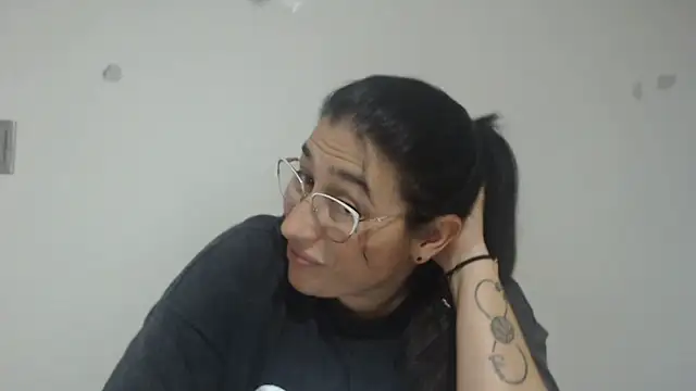Snapshot of andreaisis2 chatting on 07/01/26, 12:01 andreaisis2 online show from 07/01/26, 12:01