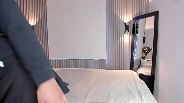 Zafiiraa online show from 12/15/25, 11:58