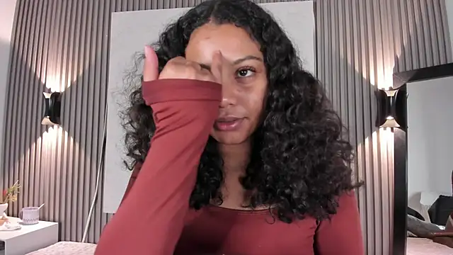 Zafiiraa online show from 03/18/26, 11:46