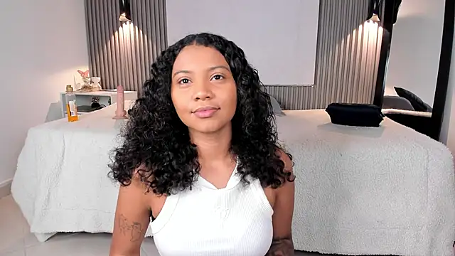 Zafiiraa online show from 05/09/26, 03:45