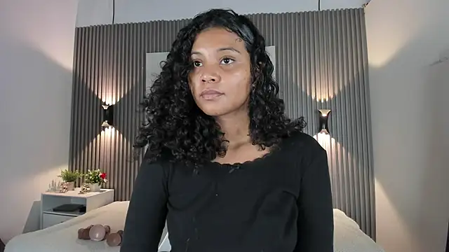 Zafiiraa online show from 06/23/26, 10:41