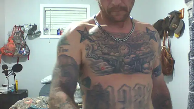 Snapshot of J-Dubb chatting on 07/11/26, 03:42 J-Dubb online show from 07/11/26, 03:42