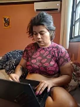 Snapshot of niCuNin chatting on 01/13/26, 04:45 niCuNin online show from 01/13/26, 04:45